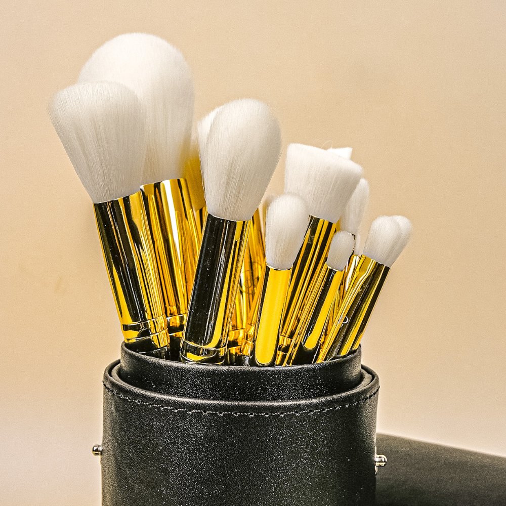 Diamond in the Rough 18pc Eye &amp; Face Brush Set - CJP Beauty